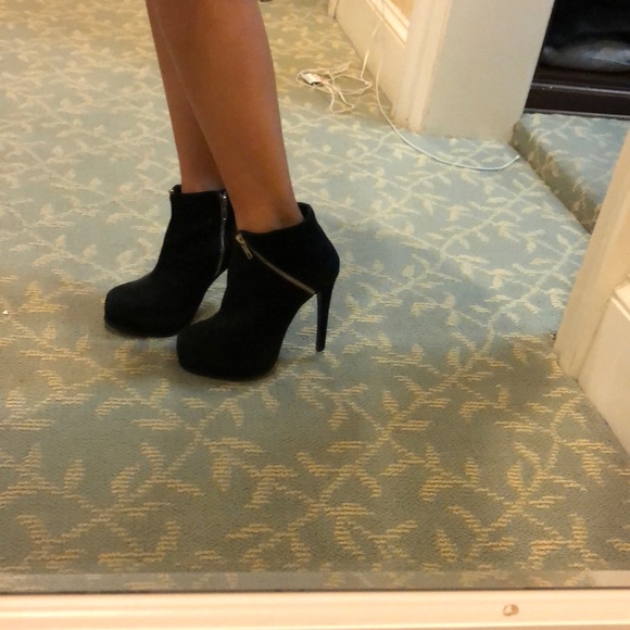 Black booties - Picture 2 of 6